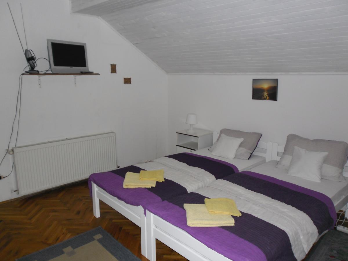 Rooms Mila Rezovac Exterior foto